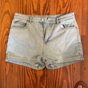 Light wash Mom shorts